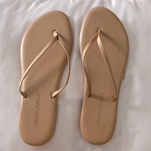 Cynthia Rowley tan flip flop